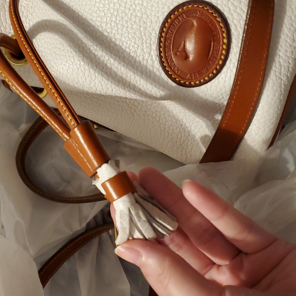 Dooney & Bourke - Picture 4 of 4